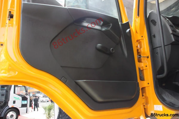 Renault Kerax Heavy Truck 392 hp 8X4(12 wheels) Dump Truck (Extended Version) Cab (2) | 86Trucks