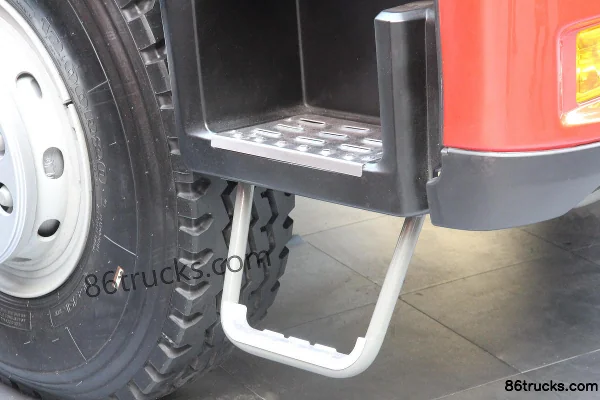 Sinotruk Golden Prince heavy truck 300 hp 6X4(10 wheels) 5.6m dump truck Chassis (1) | 86Trucks