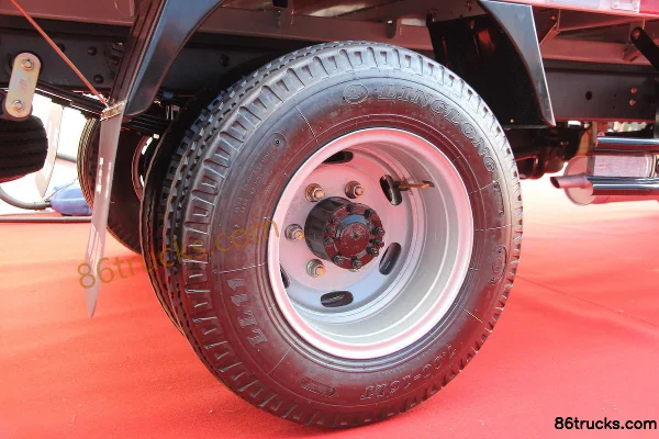 Feidi D1 Series 88 hp 4X2(6 wheels) 3.9m Half-Cab Flatbed Light Truck Chassis (3) | 86Trucks