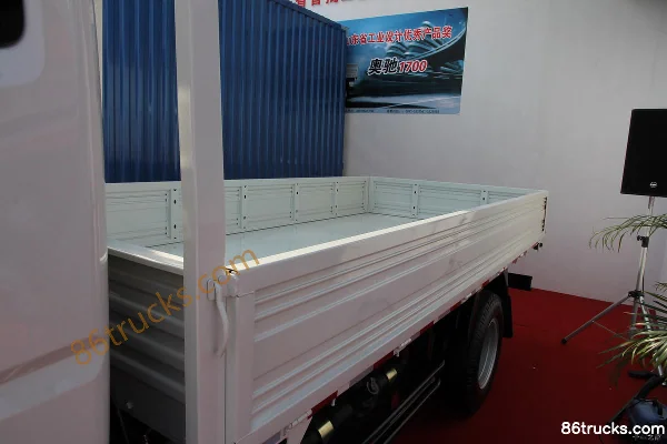 Feidi D1 Series 88 hp 4X2(6 wheels) 3.9m Half-Cab Flatbed Light Truck Body (1) | 86Trucks