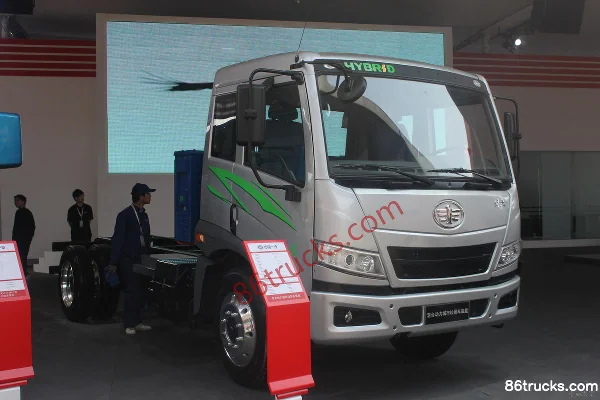 FAW Jiefang Junwei J5K 109 ch 4X2(6 roues) Châssis de camion à ordures ménagères hybride (cabine semi-suspendue) Extérieur (2) | 86Trucks
