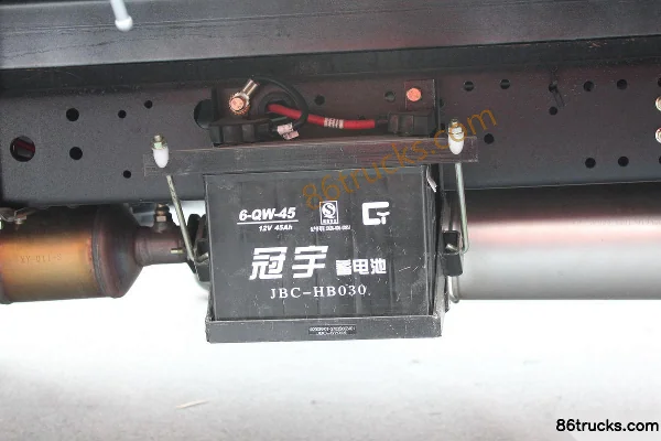 Jinbei Linghang 90 ch 4X2(6 roues) camion léger à ridelles simple cabine 3,9 m Châssis (2) | 86Trucks