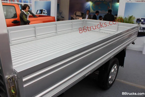 Jinbei Linghang 90 ch 4X2(6 roues) camion léger à ridelles simple cabine 3,9 m Carrosserie (3) | 86Trucks