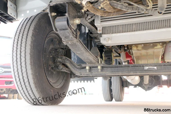 Tangjun Ouling T1 Series 95 hp 4X2(6 wheels) 4.15m Single Row Van Light Truck Chassis (2) | 86Trucks