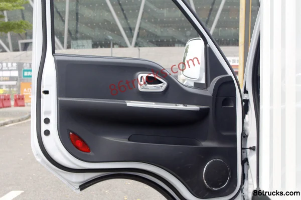 Dongfeng T5 1.5L 110hp 4X2(6 wheels) 3.7m single-row van mini truck Cab (2) | 86Trucks