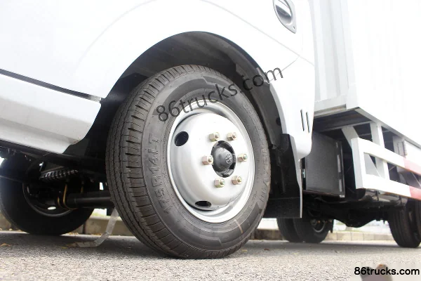 Dongfeng T5 1.5L 110hp 4X2(6 wheels) 3.7m single-row van mini truck Chassis (2) | 86Trucks