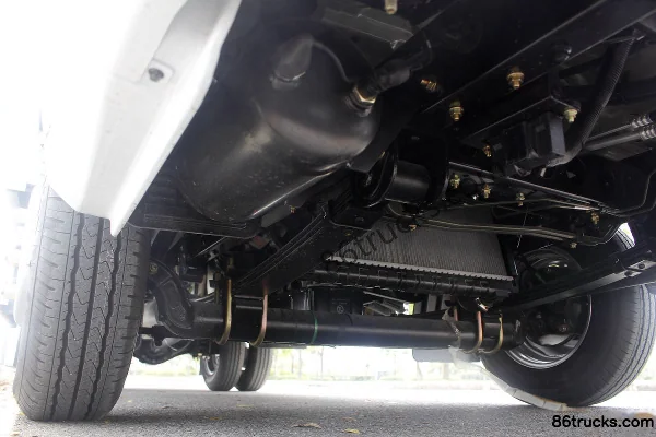 Dongfeng T5 1.5L 110hp 4X2(6 wheels) 3.7m single-row van mini truck Chassis (1) | 86Trucks