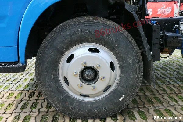 Yuejin Shangjun X100-33 116 hp 4X2(6 wheels) 4.2m single-row flatbed truck Chassis (1) | 86Trucks