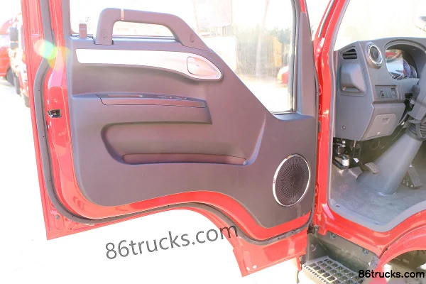 JAC H5 2.5L Diesel 155hp 4X2(6 wheels) WLY 8-speed 3.85m semi-crew flatbed grain van light truck Cab (1) | 86Trucks