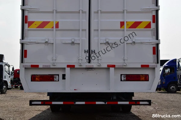 Foton Ouhang R-Series Express Star 210hp 4X2(6 wheels) 8.6m Van Cargo Truck Body (2) | 86Trucks