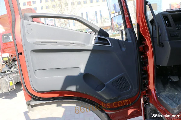 Yuejin Chaoyue C500-33 Blue Giant 2019 180hp 4X2(6 wheels) 4.2m Single Row Flatbed Light Truck (10-speed) Cab (1) | 86Trucks