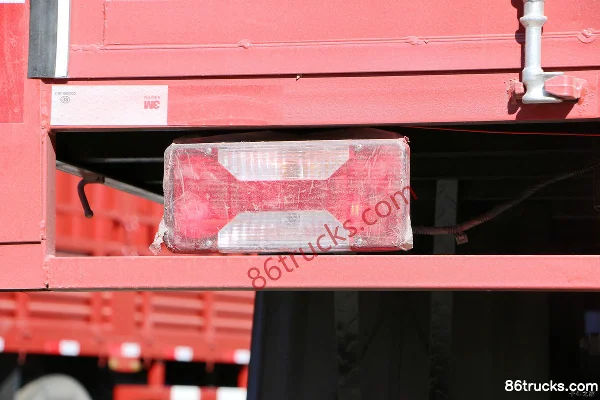 Yuejin Chaoyue C500 170 hp 4X2(6 wheels) 3.82m semi-row stake truck (China VI) Body (3) | 86Trucks