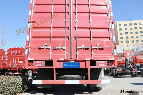 Yuejin Chaoyue C500 170 hp 4X2(6 wheels) 3.82m semi-row stake truck (China VI) Body (1) | 86Trucks