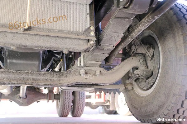 Yuejin Beyond C500-33 143hp 4X2(6 wheels) 4.18m Single Row Van Light Truck Chassis (3) | 86Trucks