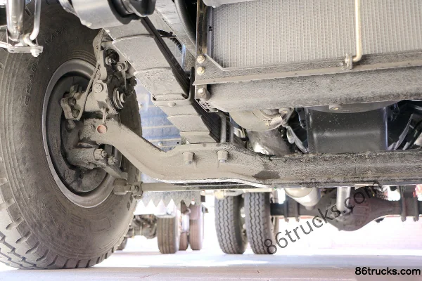 Yuejin Beyond C500-33 143hp 4X2(6 wheels) 4.18m Single Row Van Light Truck Chassis (2) | 86Trucks