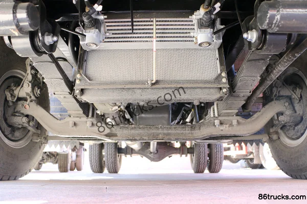 Yuejin Beyond C500-33 143hp 4X2(6 wheels) 4.18m Single Row Van Light Truck Chassis (1) | 86Trucks
