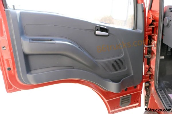 Yuejin Fuxing S50 1,5 L 113 ch 4X2(6 roues) essence plateau à cabine simple 3,36 m petit camion (1) | 86Trucks