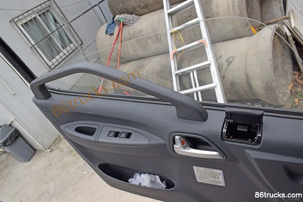 FAW Jiefang J6F 154hp 4X2(6 wheels) 3.85m Semi-Cab Van Light Truck (2) | 86Trucks