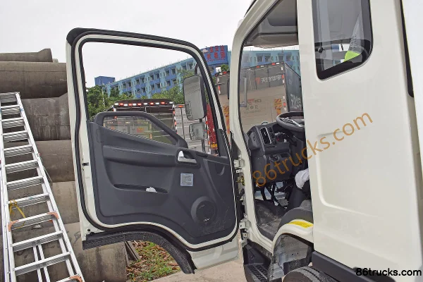 FAW Jiefang J6F 154hp 4X2(6 wheels) 3.85m Semi-Cab Van Light Truck (1) | 86Trucks