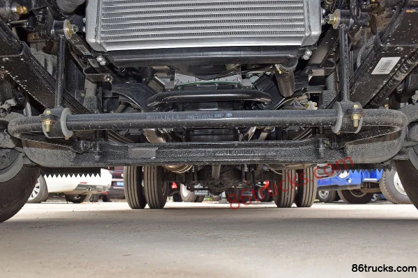 FAW Jiefang J6F 154hp 4X2(6 wheels) 3.85m Semi-Cab Van Light Truck Chassis (1) | 86Trucks