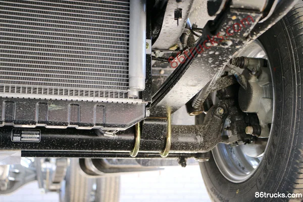 Yuejin Fuxing S100V 116 hp 4X2(6 wheels) 3.02m double-row van truck (hydraulic brake) Chassis (3) | 86Trucks