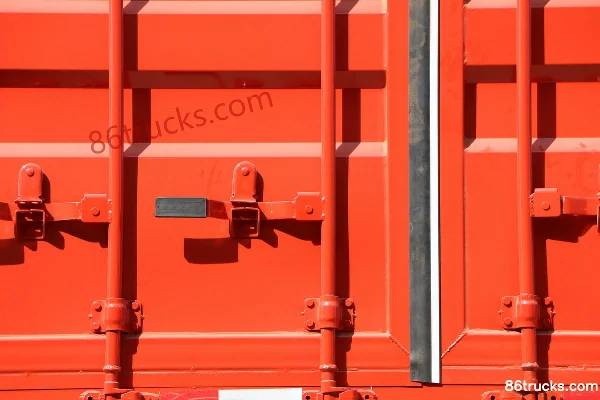Dongfeng Commercial Vehicle Tianjin KS 185hp 4X2(6 wheels) 6.75m half-row stake truck (China VI) Body (2) | 86Trucks