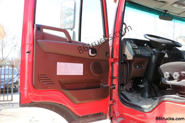 JAC Gallop K5 Medium Truck 180 hp 4X2(6 wheels) 6.77m Grain Van Cargo Truck Cab (1) | 86Trucks