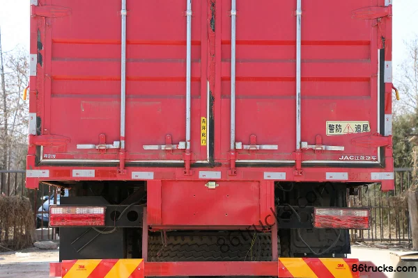 JAC Gallop K5 Medium Truck 180 hp 4X2(6 wheels) 6.77m Grain Van Cargo Truck Body (2) | 86Trucks