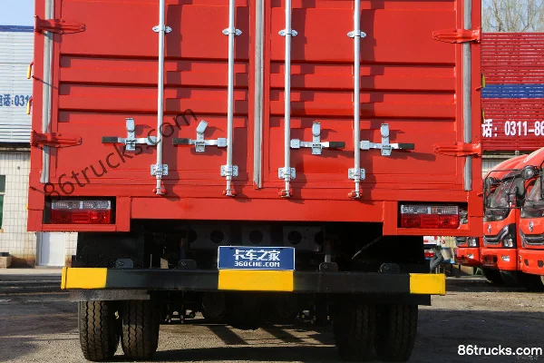 Dongfeng Duolika D6-L 2018 156hp 4X2(6 wheels) 4.17m single-row stake light truck Body (3) | 86Trucks