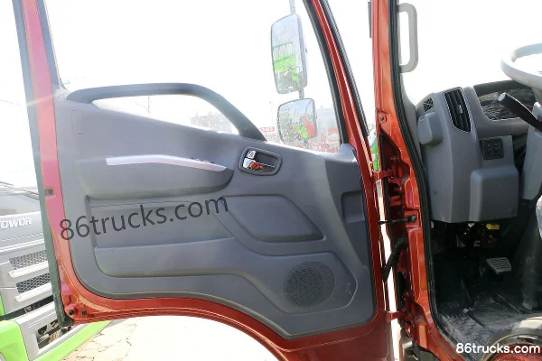 Foton Ruowo ES3 160 hp 4X2(6 wheels) 4.18m Single Row Stake Light Truck Cab (1) | 86Trucks