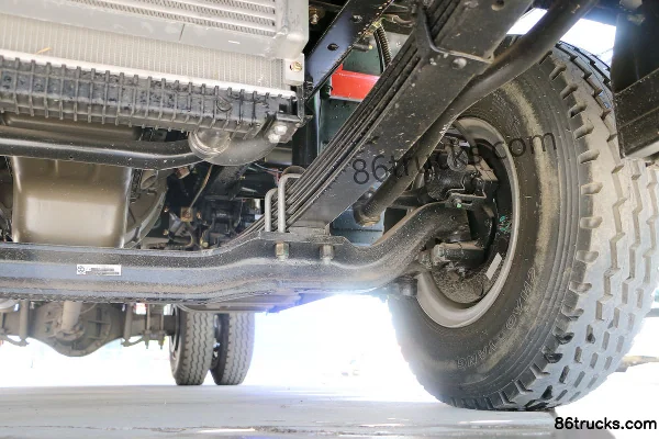 Foton Ruowo ES3 160 hp 4X2(6 wheels) 4.18m Single Row Stake Light Truck Chassis (3) | 86Trucks