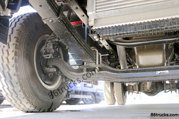 Foton Ruowo ES3 160 hp 4X2(6 wheels) 4.18m Single Row Stake Light Truck Chassis (2) | 86Trucks