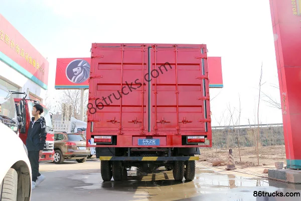 Sinotruk Ruishi 129hp 4X2(6 wheels) 4.16m single-row cage cargo light truck Body (1) | 86Trucks