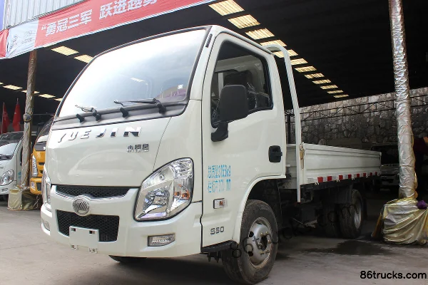 Yuejin Fuxing S80 88hp 4X2(6 wheels) Diesel 3.65m single-row flatbed truck Exterior (2) | 86Trucks