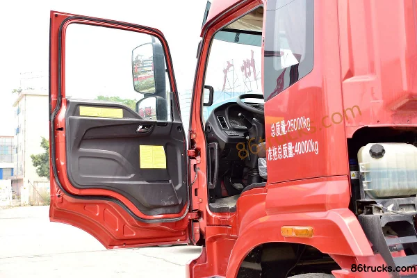Foton Auman New ETX 6 series heavy truck 430hp 6X4(10 wheels) tractor truck Cab (1) | 86Trucks