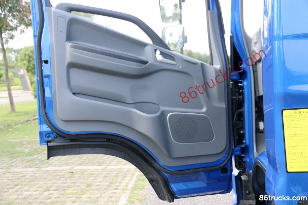 JAC Shuailing Q6 141hp 4X2(6 wheels) 4.12m Single Row Van Light Truck Cab (3) | 86Trucks