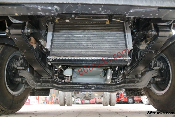 FAW Jiefang J6F Wide Body 160hp 4X2(6 wheels) 4.78m Semi-row Box Light Truck (China VI) Chassis (2) | 86Trucks