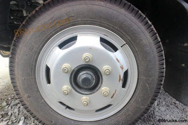 Feidi A3 Series 143 hp 4X2(6 wheels) 3.8m Semi-row Van Truck Chassis (3) | 86Trucks
