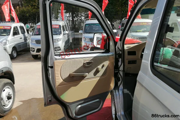 Jinbei T22 Édition 2018 Standard 1,3 L 82 ch 4X2(6 roues) Essence Camion micro plateau double cabine 2,04 m (1) | 86Trucks