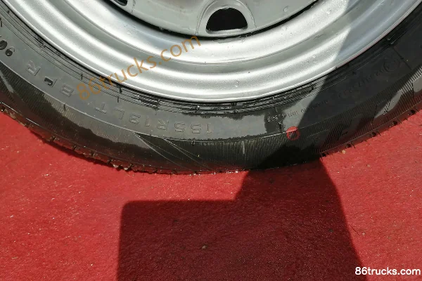 Jinbei T22 Édition 2018 Standard 1,3 L 82 ch 4X2(6 roues) Essence Camion micro plateau double cabine 2,04 m Châssis (3) | 86Trucks