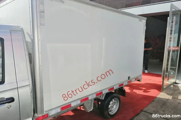 Jinbei T20 Standard Edition 2018 1.0L 61hp 4X2(6 wheels) 2.61m single-row van micro truck Body (1) | 86Trucks
