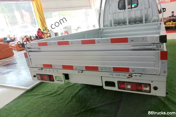 Jinbei Xinyuan T22S 1.3L 85hp 4X2(6 wheels) gasoline 2.55m double-row flatbed micro truck Body (2) | 86Trucks