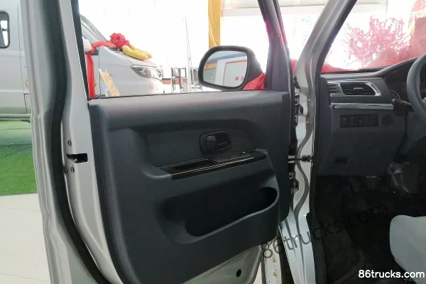 Jinbei T30 1.5L 109hp 4X2(6 wheels) Gasoline 2.92m Single Row Flatbed Micro Truck Cab (1) | 86Trucks