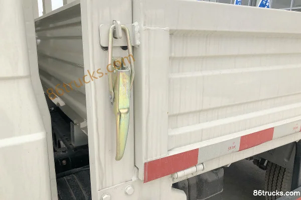 Foton Times Xiaoka Star 2.2L 88hp 4X2(6 wheels) Diesel 3.1m Double Row Flatbed Micro Truck Body (1) | 86Trucks