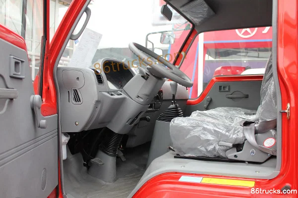 Jinbei Jinqi 120hp 4X2(6 wheels) 5.2m single-row stake light truck Cab (1) | 86Trucks