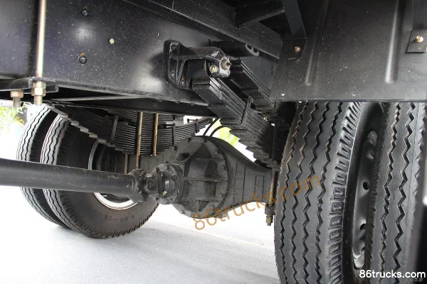 Jinbei Jinqi 120hp 4X2(6 wheels) 5.2m single-row stake light truck Chassis (1) | 86Trucks
