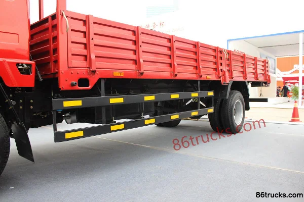Jinbei Jinqi 120hp 4X2(6 wheels) 5.2m single-row stake light truck Body (2) | 86Trucks