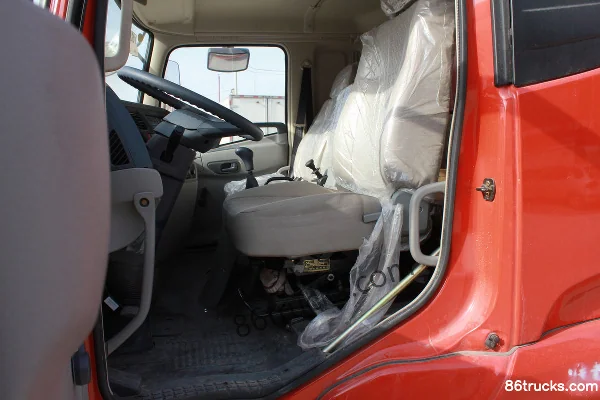 Dongfeng Commercial Vehicle Tianjin Medium Truck 140 ch 4X2(6 roues) 7.1m camion porteur à grille Cabine (3) | 86Trucks