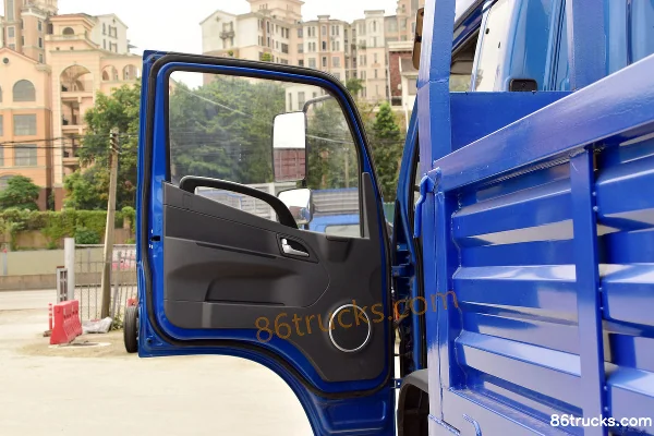 JAC Junling V9 195 hp 4X2(6 wheels) 6.78m flatbed cargo truck (China VI) Cab (1) | 86Trucks