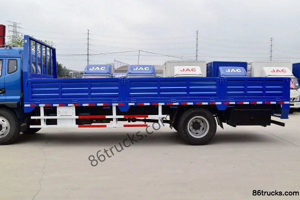 JAC Junling V9 195 hp 4X2(6 wheels) 6.78m flatbed cargo truck (China VI) Body (1) | 86Trucks